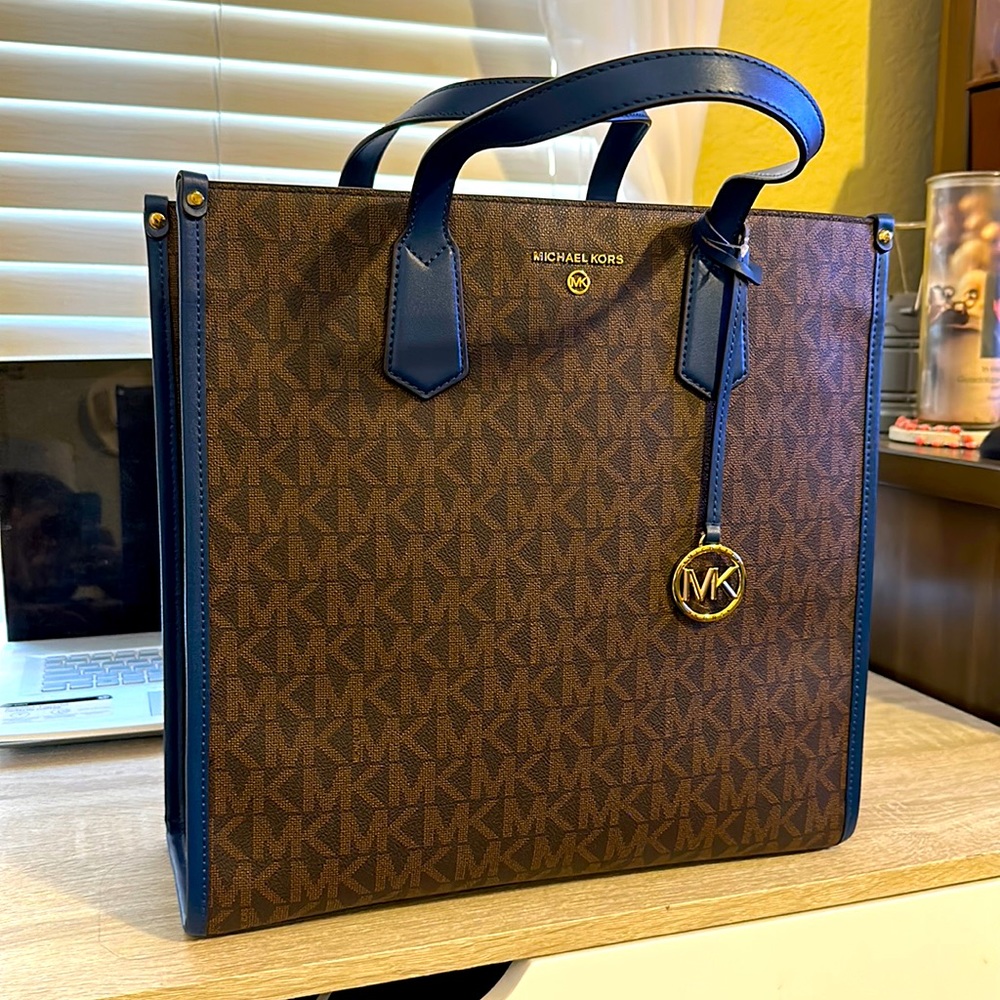 Michael Kors NWT Large NS Tote in River Blue